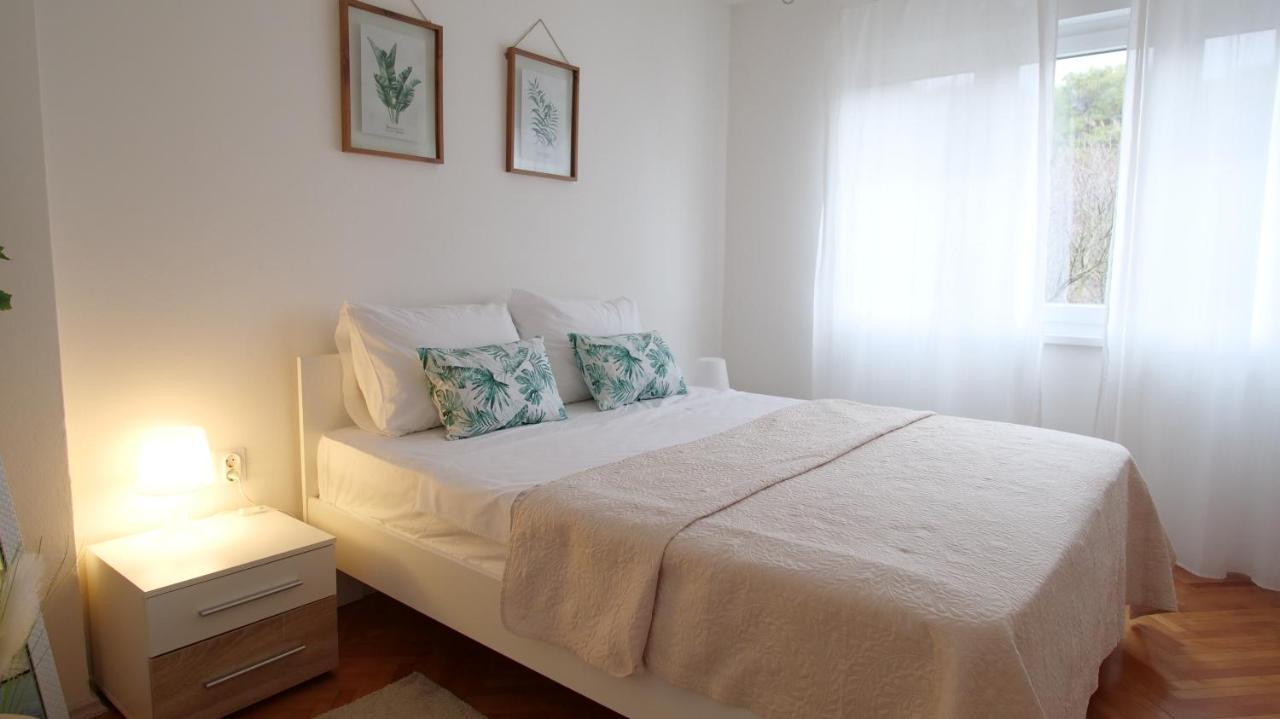 Arena Apartment With 3 Bedrooms In The City Center Pula Ngoại thất bức ảnh
