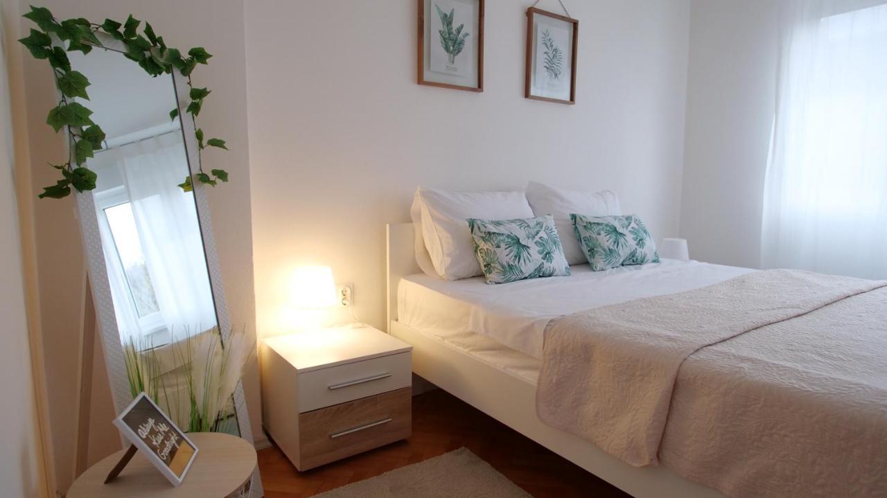 Arena Apartment With 3 Bedrooms In The City Center Pula Ngoại thất bức ảnh