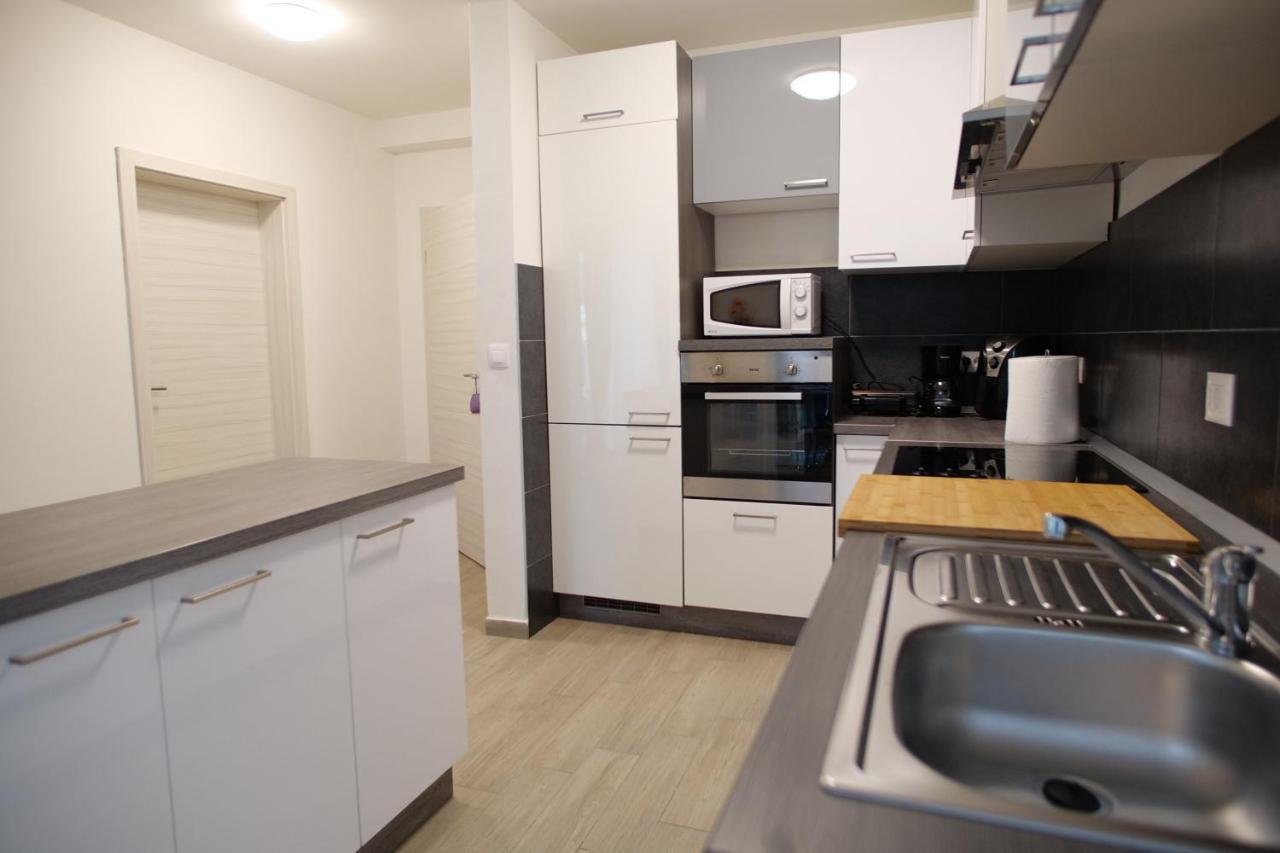 Arena Apartment With 3 Bedrooms In The City Center Pula Ngoại thất bức ảnh