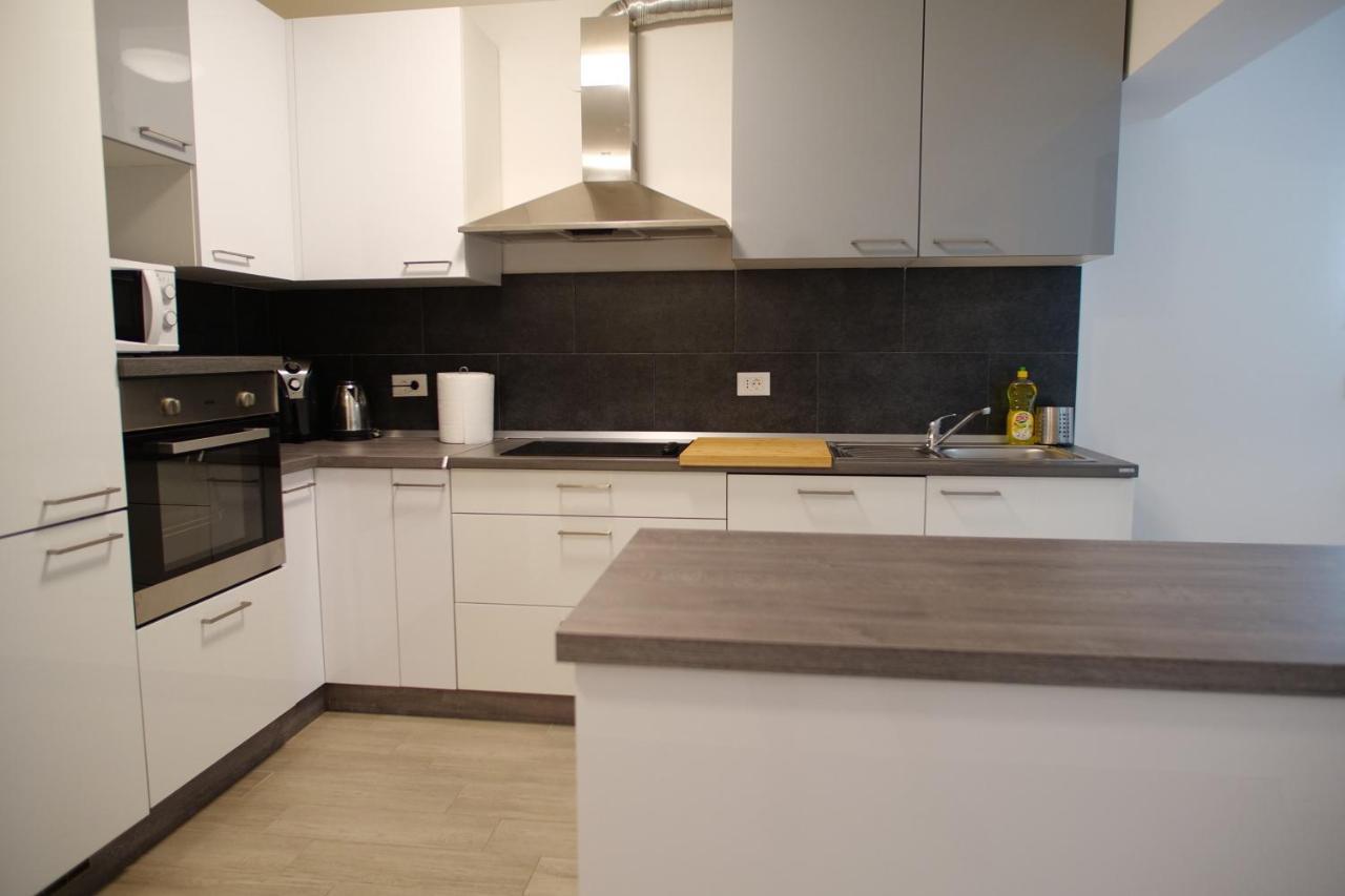 Arena Apartment With 3 Bedrooms In The City Center Pula Ngoại thất bức ảnh