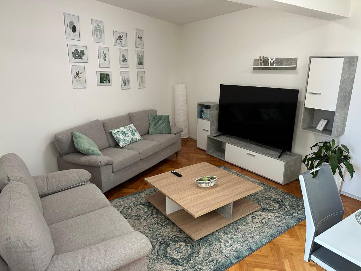 Arena Apartment With 3 Bedrooms In The City Center Pula Ngoại thất bức ảnh